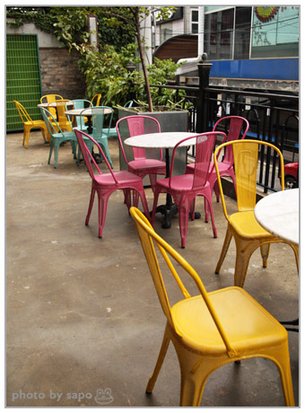 aA cafe&apos;