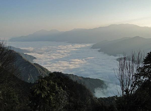 Sea_of_clouds,_Taiwan.jpg