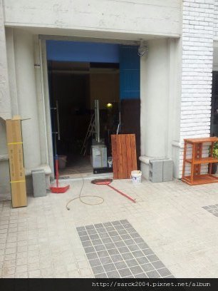 6/1-南京東路店面作品-使用超耐磨木地板:黃金柚木