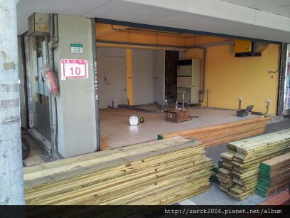 2012/8/19-20-北市廣州街CAMA加盟店木地板施工-使用戶外材:南方松