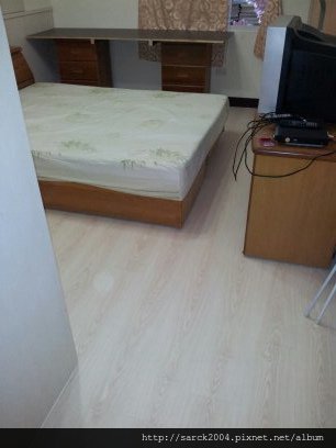 2012/10/2-3*八德忠勇街木地板施工19坪(雷根橡木)淺色系超耐磨木地板!