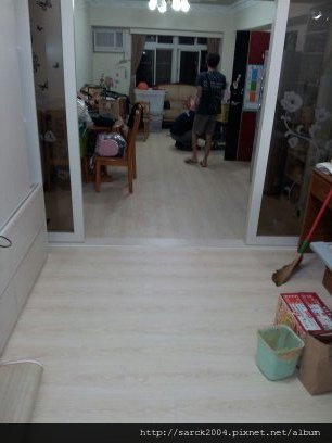 2012/10/2-3*八德忠勇街木地板施工19坪(雷根橡木)淺色系超耐磨木地板!