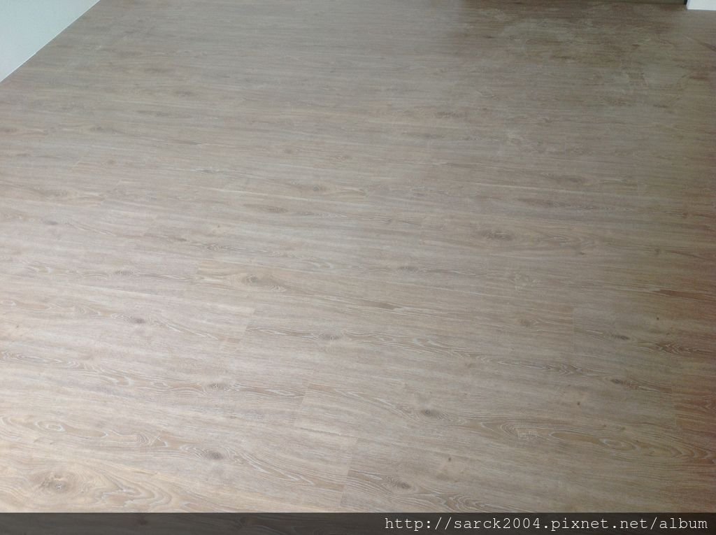 風格木地板*2013*北市八德路木地板直鋪封面施工*實木地板上在鋪上一層新的木地板唷*品名:里斯本-美國篇卡本特系列/海島型超耐磨木地板!