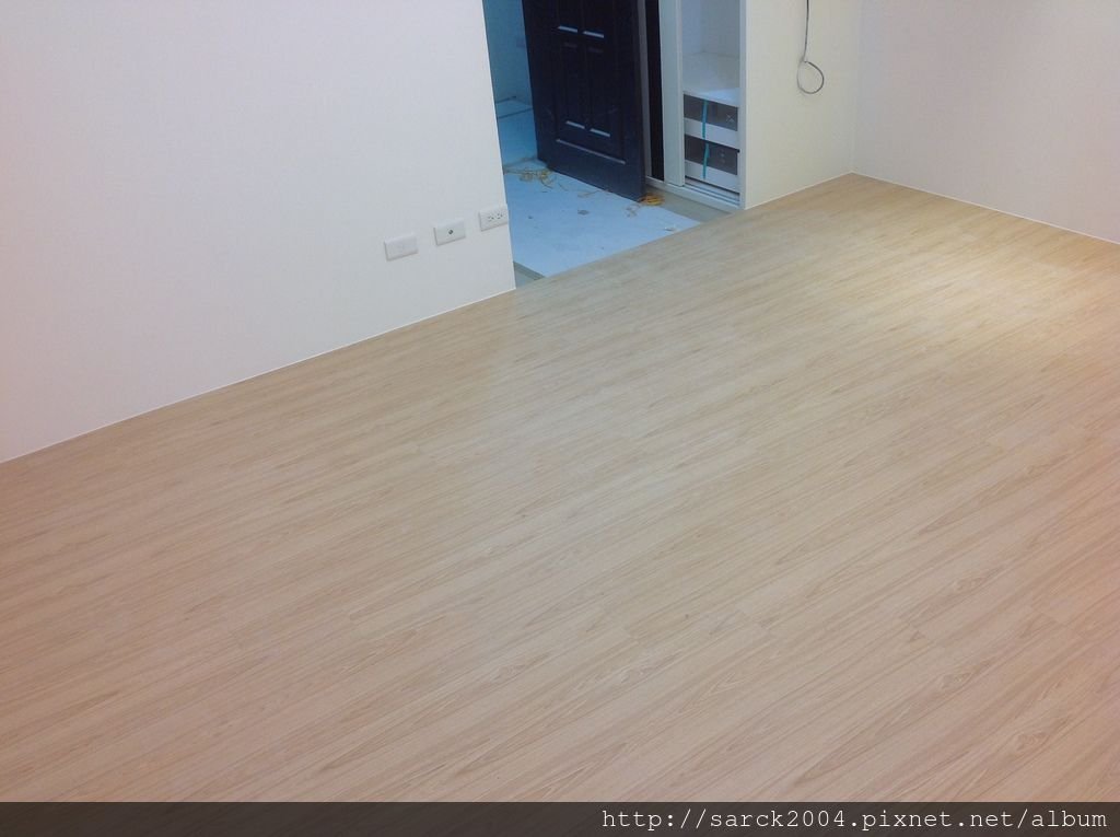 品名:台灣檜木/海島型超耐磨木地板