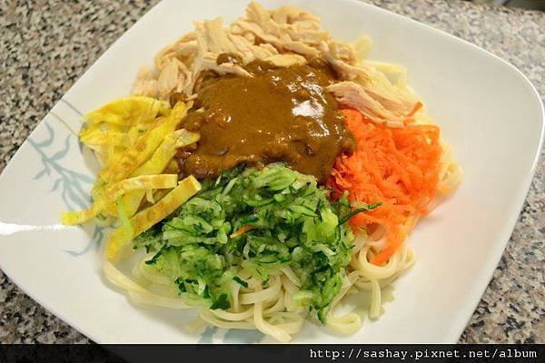 雞絲麻醬涼麵