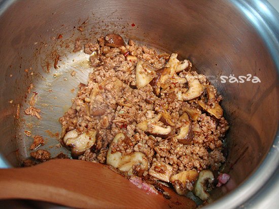 放是辣豆瓣、陳年豆瓣、紹興炒香