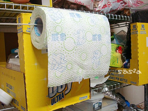 掛在廚房雜務櫃上