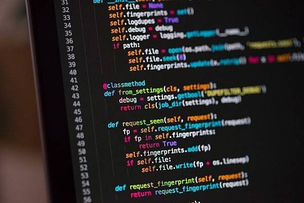 對Python一無所知?這篇讓你全面了解這個超夯程式語言!!