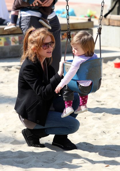 Isla+Fisher+Playing+Daughter+Coldwater+Park+GBKv8DQEvPel.jpg