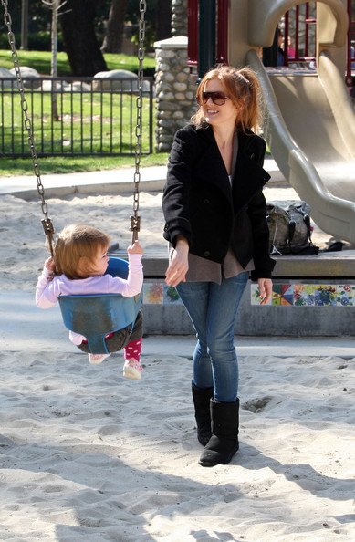 Isla+Fisher+Playing+Daughter+Coldwater+Park+LjBT73o2AVMl.jpg