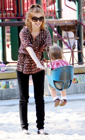 Isla+Fisher+Playing+Olive+Park+6Xm9jfFVWEDl.jpg