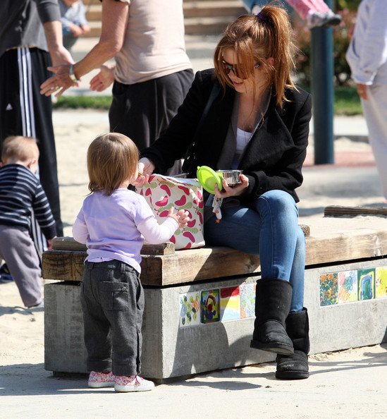 Isla+Fisher+Playing+Daughter+Coldwater+Park+IdbBMJLBldbl.jpg