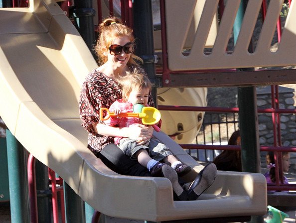 Isla+Fisher+Playing+Olive+Park+McO1jzp09QKl.jpg