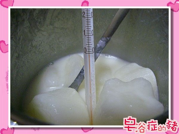 溶了三分之一的鹼，溫度低於0度.jpg