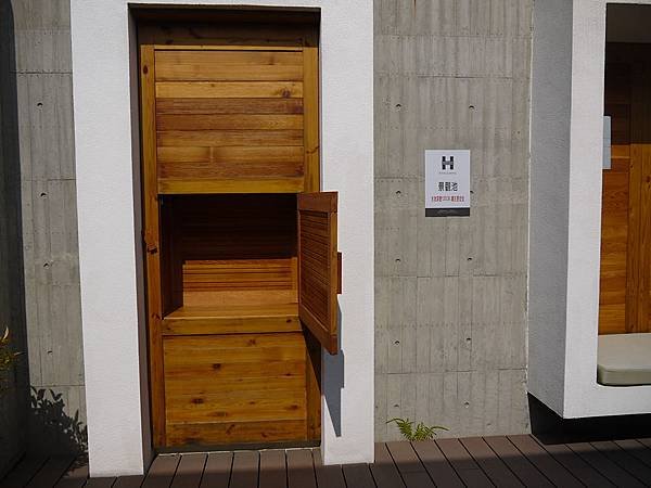 P1110980-1.jpg