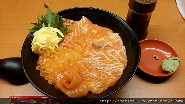 鮭魚親子丼