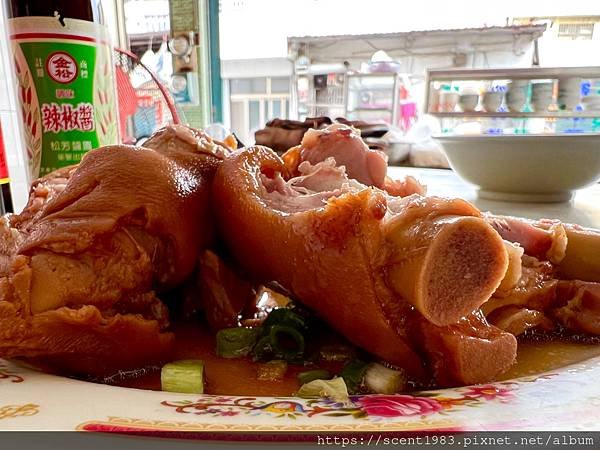 激推【半食記】高雄美食「美家鄉美濃粄條」必點客家小炒 滷豬腳