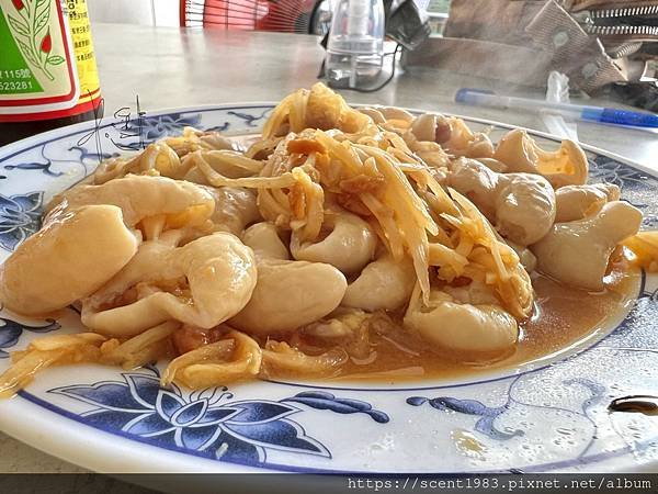 激推【半食記】高雄美食「美家鄉美濃粄條」必點客家小炒 滷豬腳