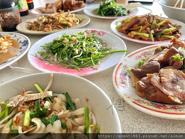 激推【半食記】高雄美食「美家鄉美濃粄條」必點客家小炒 滷豬腳