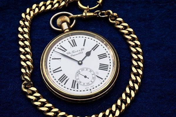 clock-pocket-watch-gold-valuable-time-pointer.jpg