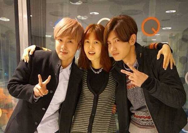 140310 Ilovesbsradio