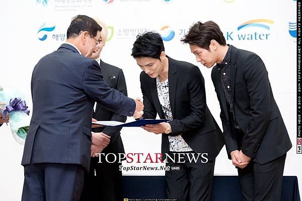 140619 Top Star News-10