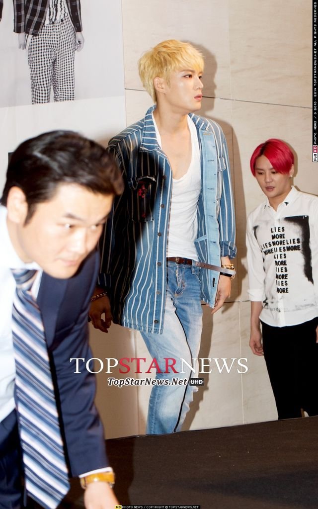 140811 Top Star News-6.jpg