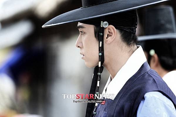 140928 Top Star News-4.jpg