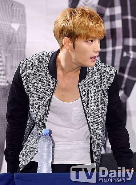 140929 tvdaily-20.jpg