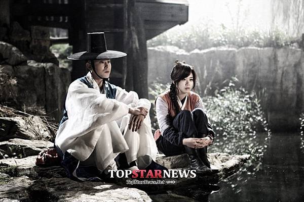 141005 Top Star News-14.jpg