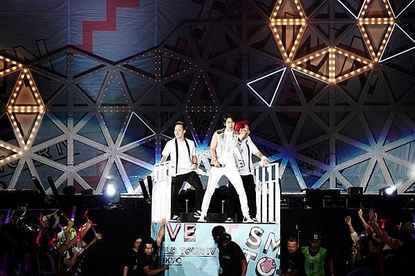 141006 smtownnow-13.jpg