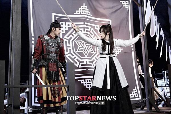 141022 Top Star News-2