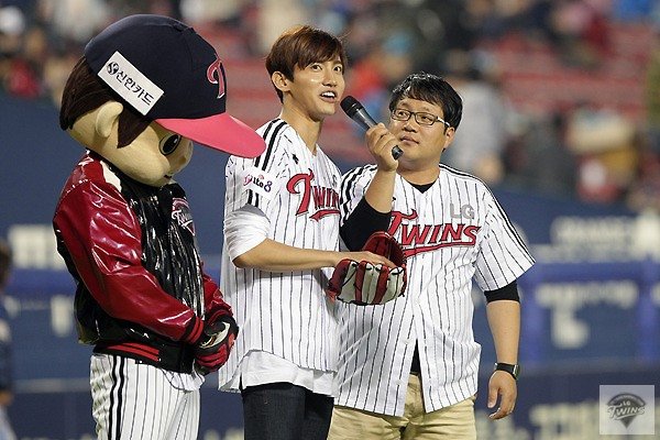 141025 lgtwins-1