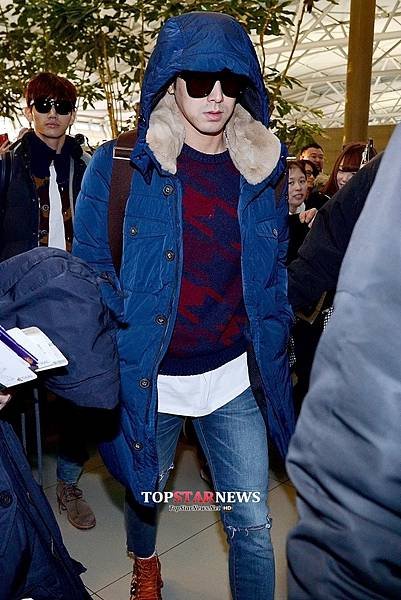 141208 Top Star News-2.jpg