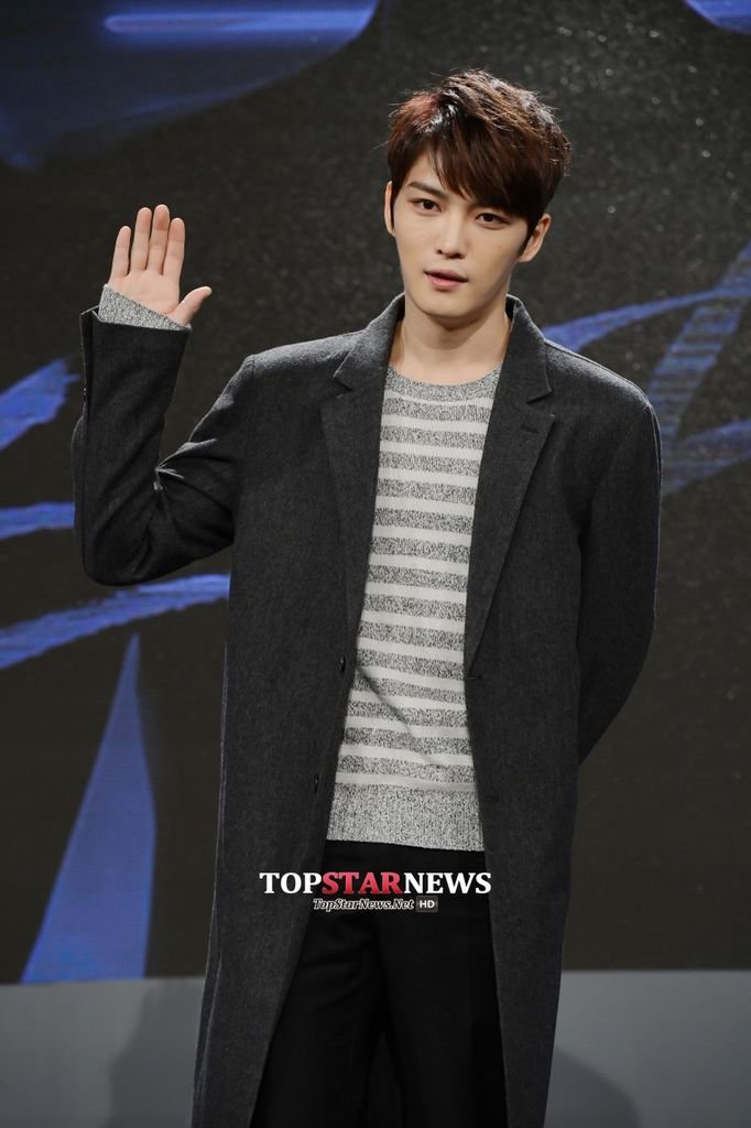 141217 Top Star News-4.jpg