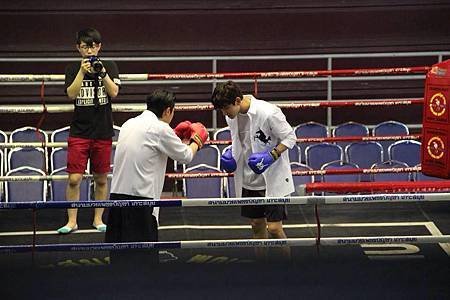 141217 Phetchbuncha Thaiboxingstadium FB-2