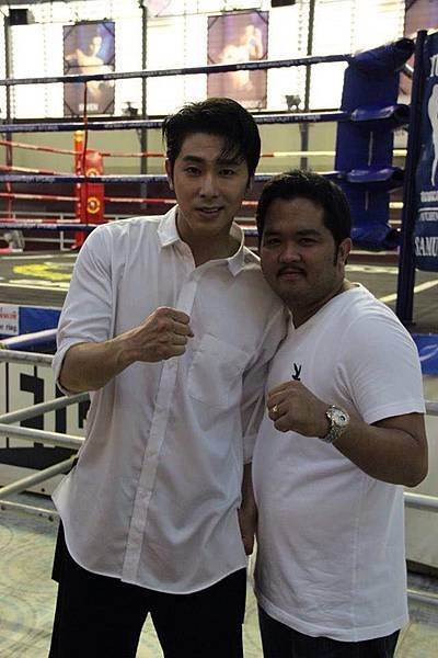 141217 Phetchbuncha Thaiboxingstadium FB-4