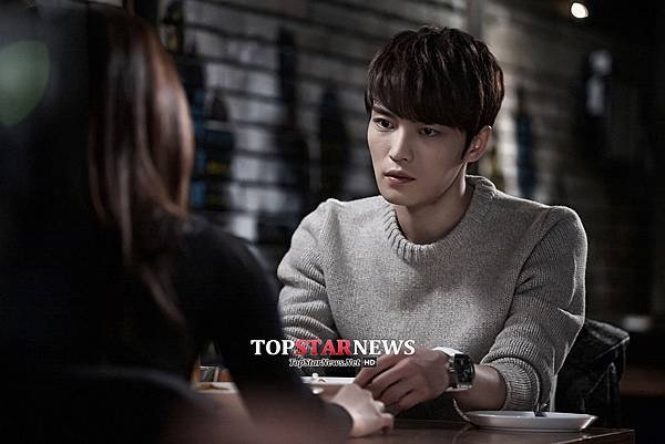 150215 Top Star News-4.jpg