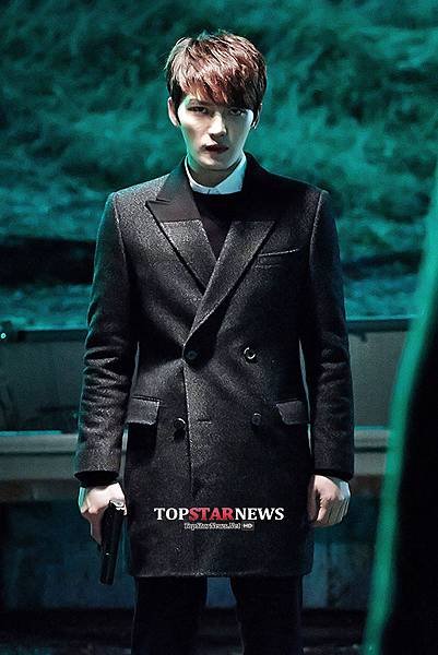 150215 Top Star News-5.jpg