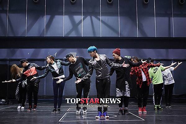 150301 Top Star News-2