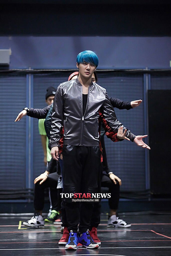 150301 Top Star News-4