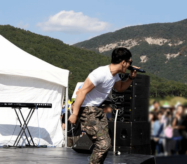 151002 bornfreeURkiss2-5.jpg