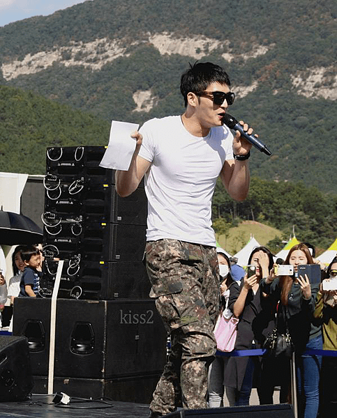 151002 bornfreeURkiss2-7.jpg