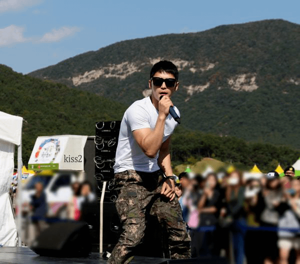 151002 bornfreeURkiss2-8.jpg