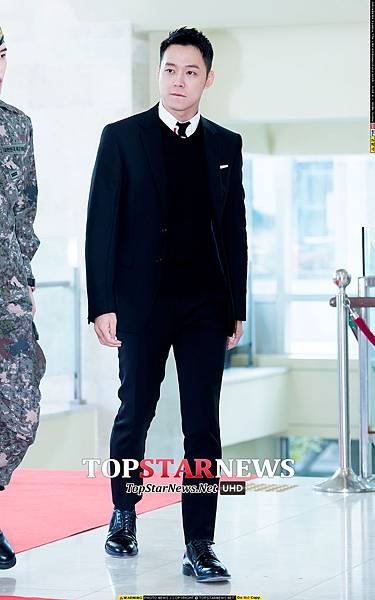 151029 Top Star News-1.jpg