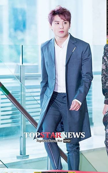 151029 Top Star News-5.jpg