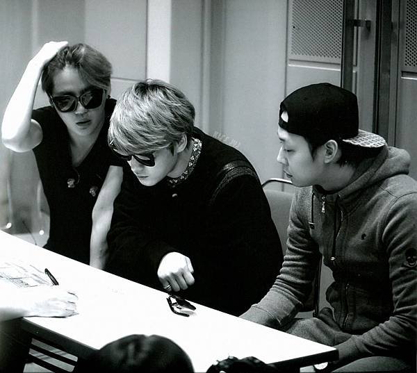 151222 KISS_JYJ-1.jpg