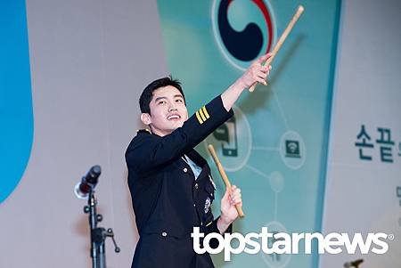 160620 Top Star News-8.jpg