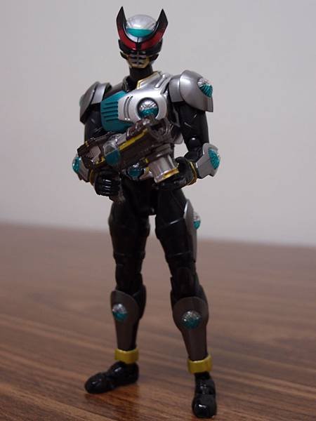 101.05.13 _ S.H.Figuarts Kamen Rider Birth _ 05