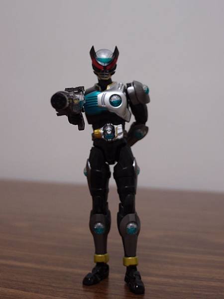 101.05.13 _ S.H.Figuarts Kamen Rider Birth _ 04